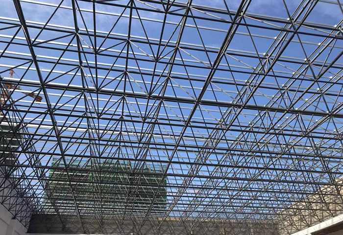 五指山管桁架结构在高速公路等桥梁工程中的应用分析