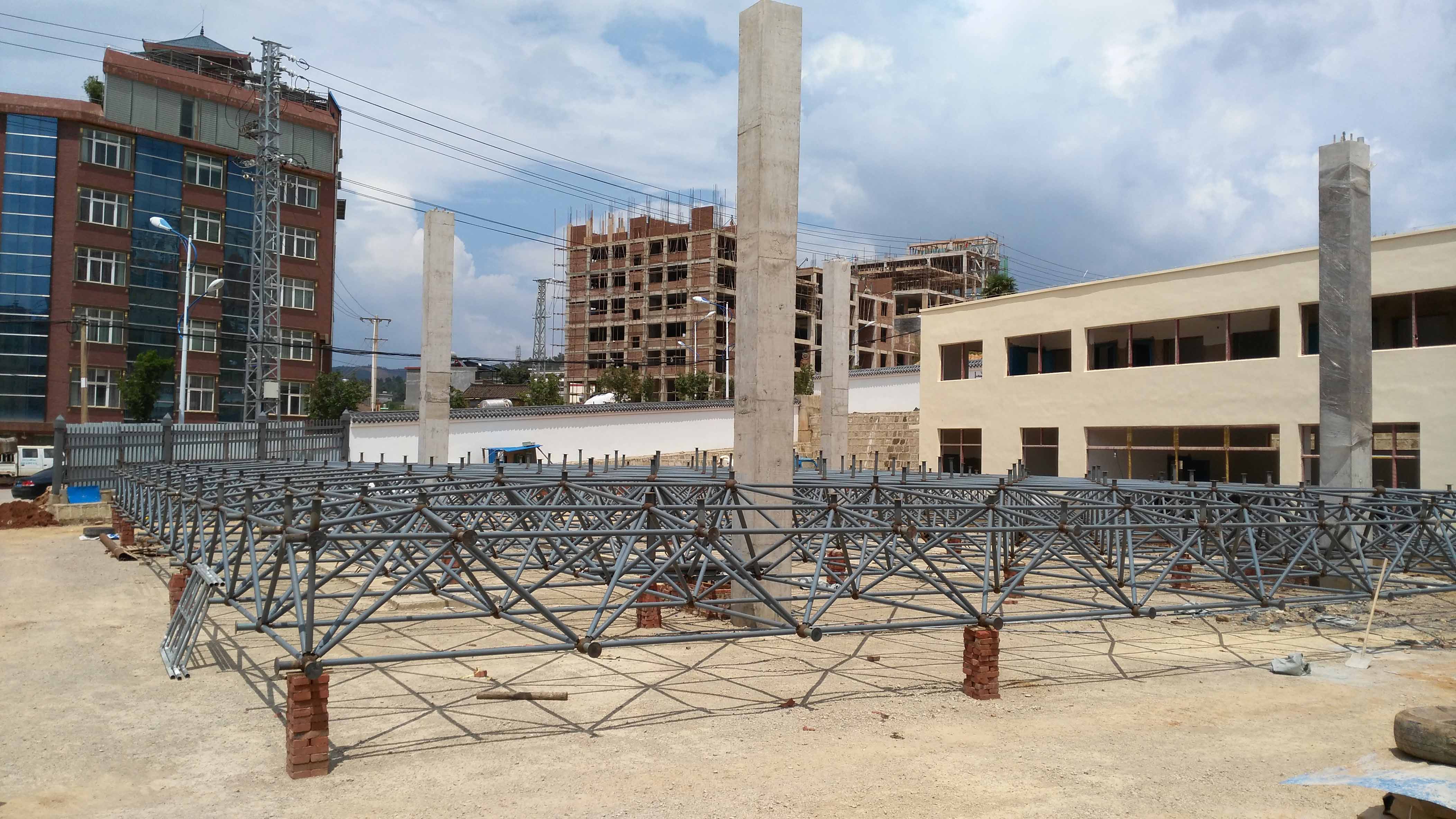 五指山小型加油站网架